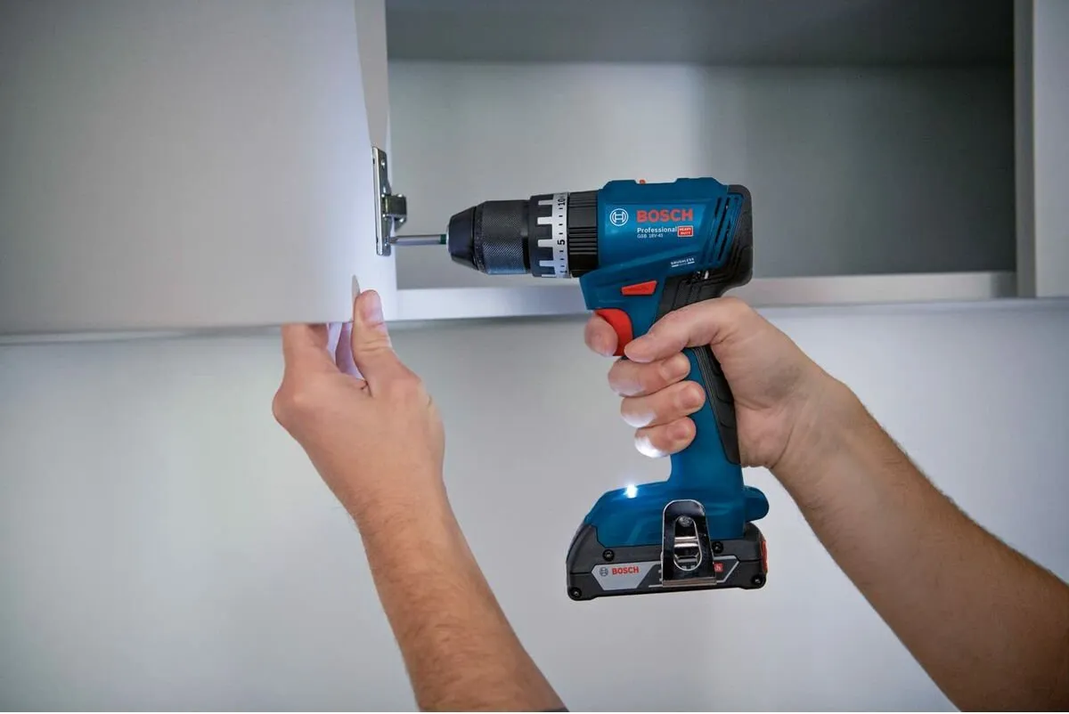 Bosch Professional GSB 18V-45 Klopboorschroevendraaier - 2x 2.0Ah - 82 accessoires