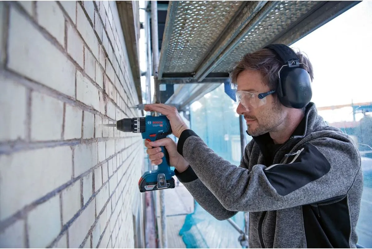 Bosch Professional GSB 18V-45 Klopboorschroevendraaier - 2x 2.0Ah - 82 accessoires