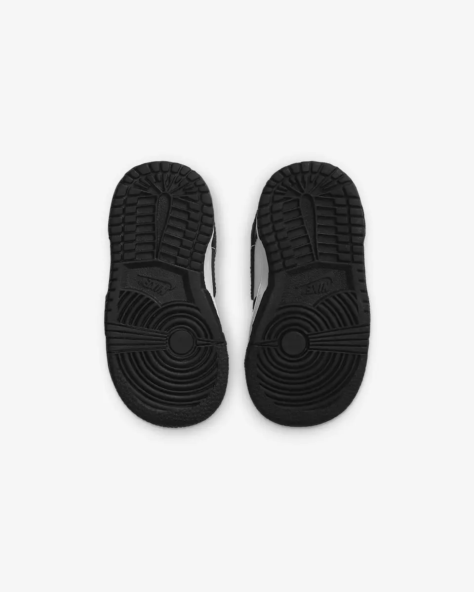 Nike Dunk Low CW1589-100 Sneakers - Maat 22 - Zwart/Wit
