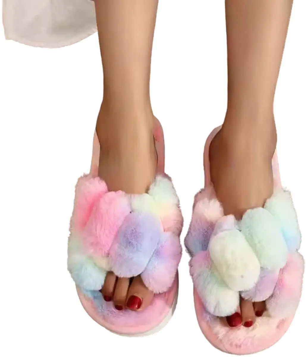 Fluffy regenboog slippers