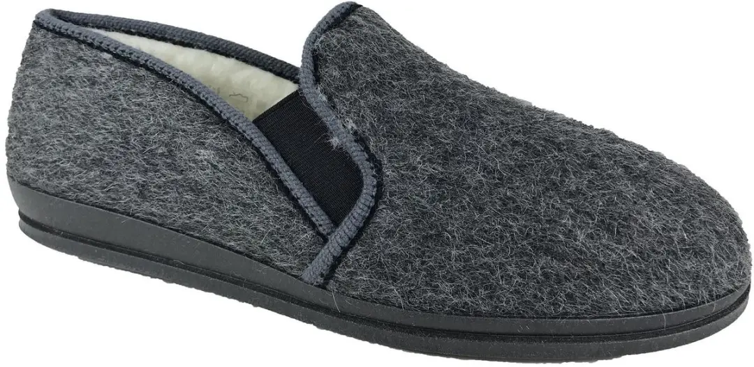 2610 Fischer pantoffel, schoeit klein, neem een maatje meer