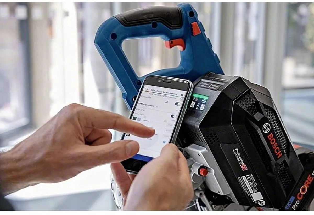 Bosch Professional GCM 18V-216 DC Kap- en Verstekzaag - 216mm - afbeelding 6 van 6
