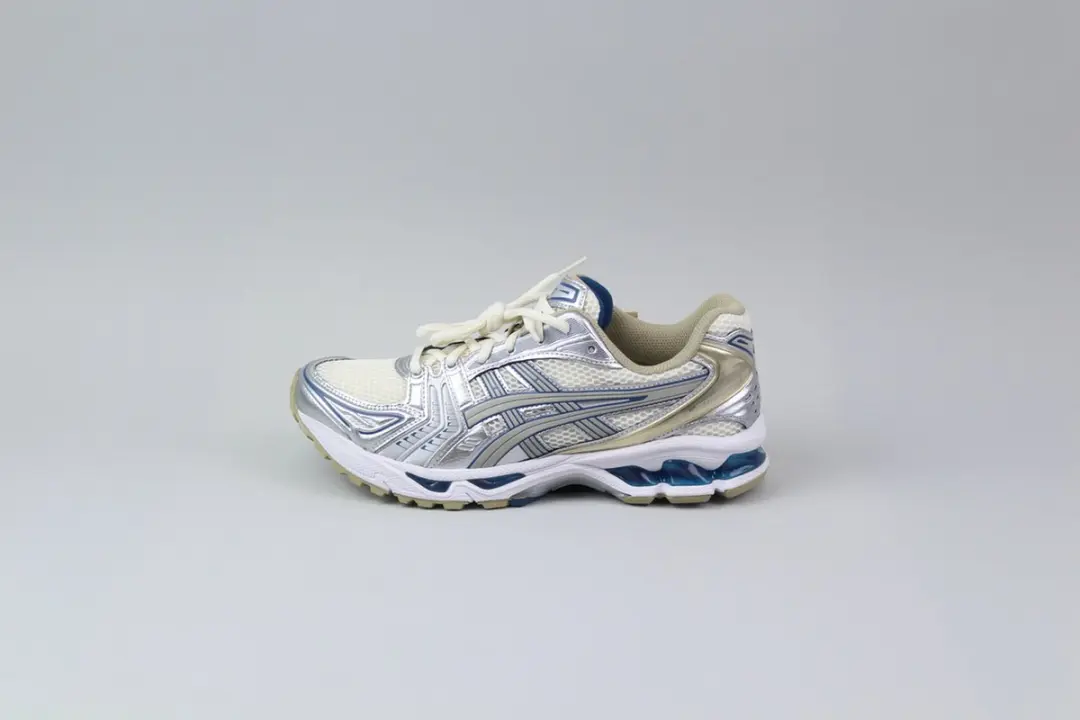 ASICS Gel-Kayano 14 'Cream/pure silver' maat 41.5