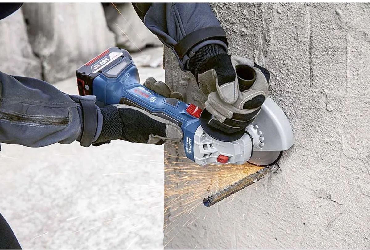 Bosch Professional GWS 18V-7 Haakse Slijper - 2x 18V Accu 4000mAh - 125mm