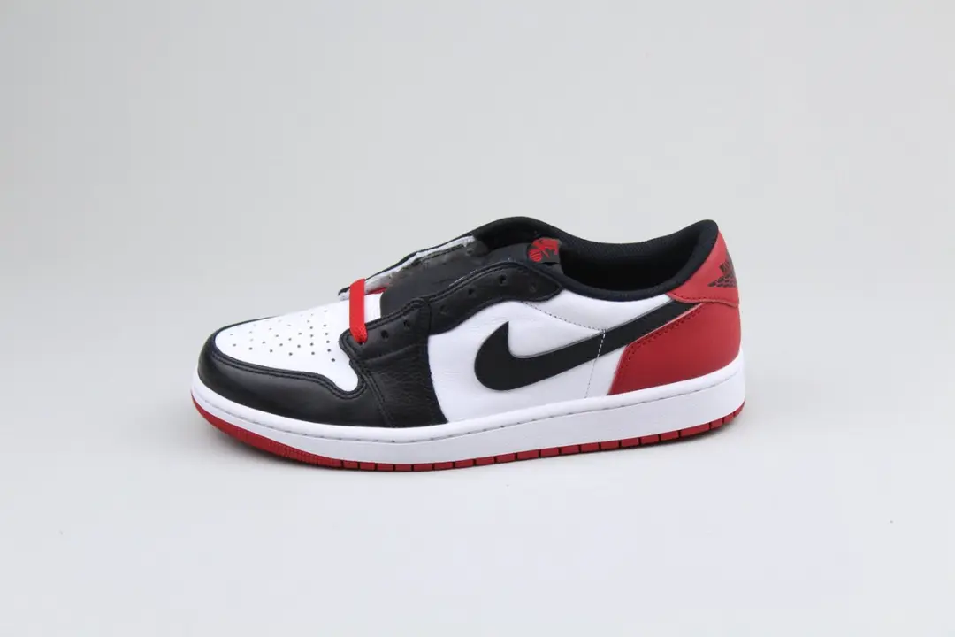Jordan 1 Low OG 'Black Toe' (2023) maat 50.5