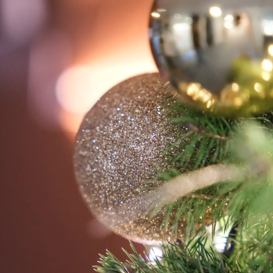 Decoris Kunststof Kerstballen Mix Lichtgoud - 100 Stuks - afbeelding 6 van 6