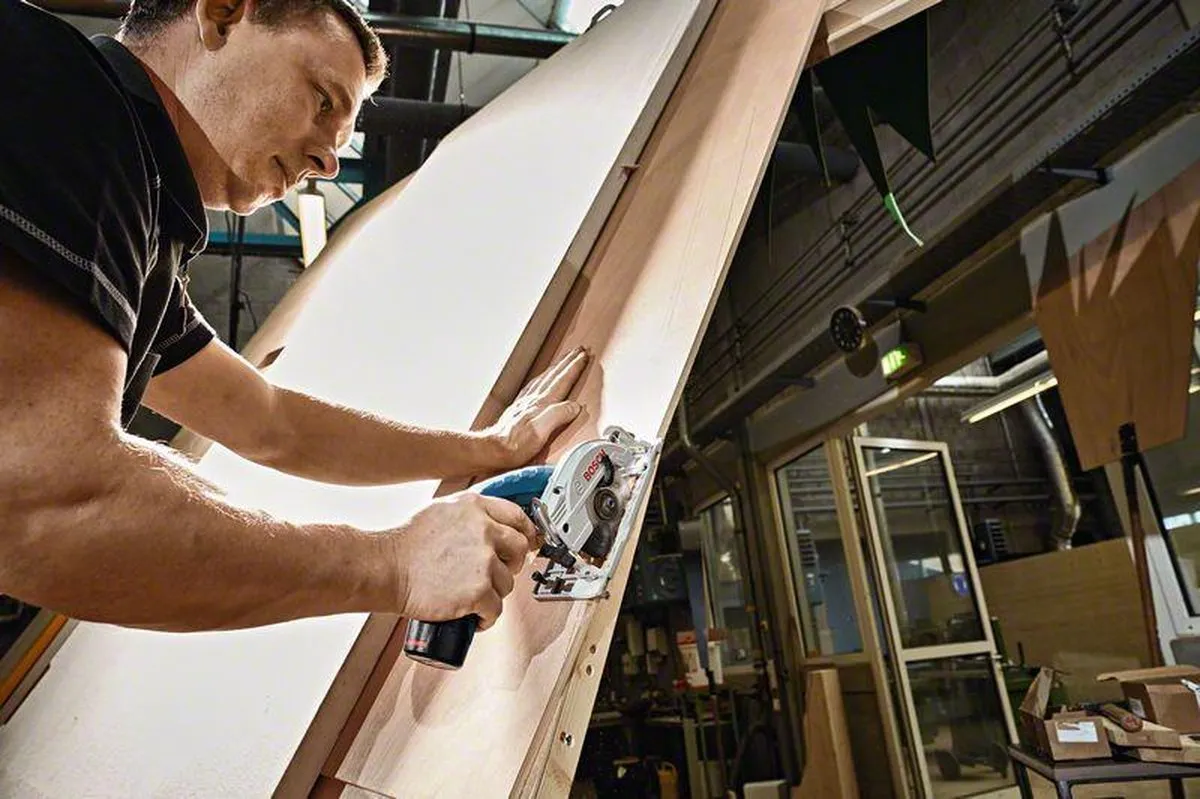 Bosch Professional GKS 12 V-LI Cirkelzaagmachine - Hout - afbeelding 6 van 6
