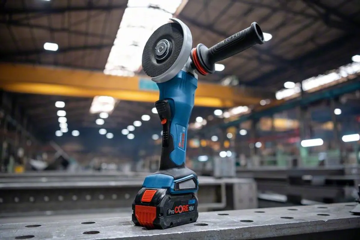 Bosch Professional GWS 18V-15 Haakse Slijper - 1500W - MPN 06019H6A00