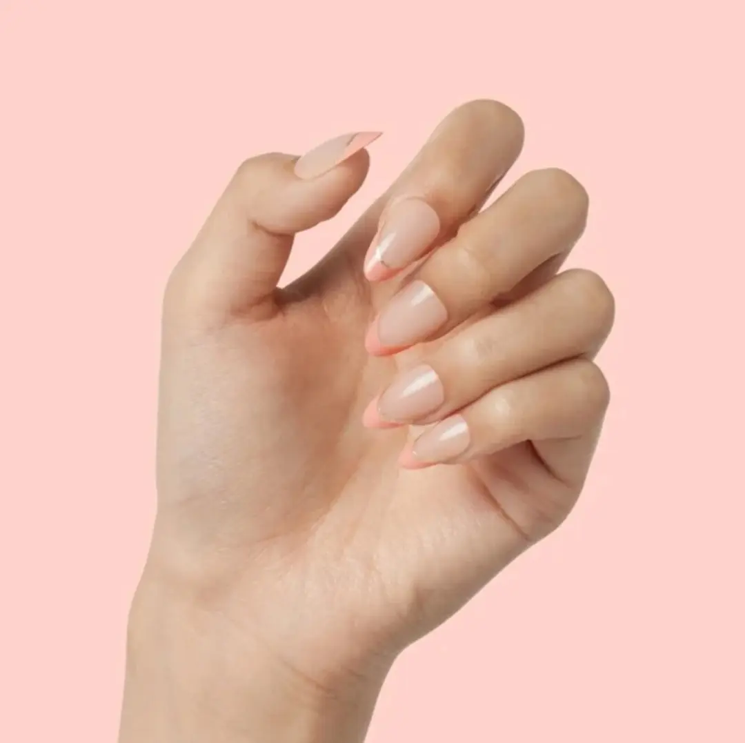 Kiss Voguish Fantasy Éclatant Kunstnagels Peach French - 28 Stuks - afbeelding 3 van 5