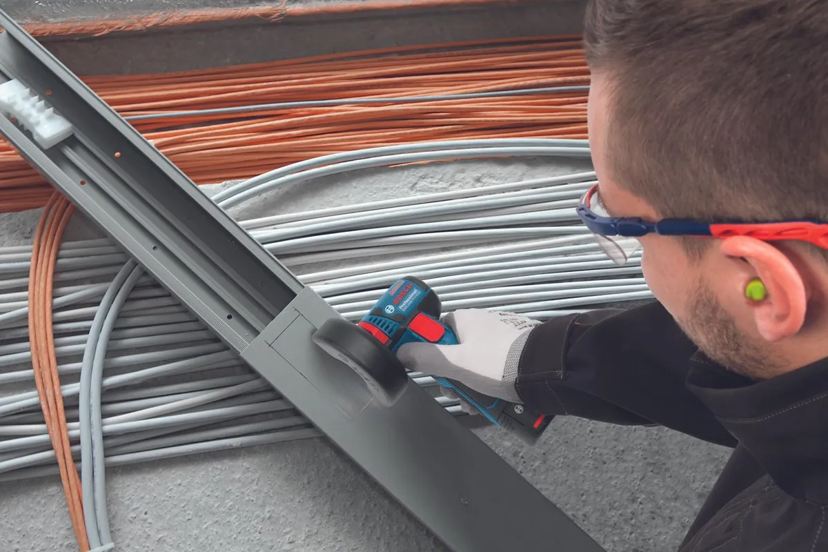 Bosch Professional GWS 12-76 V-EC Accu Haakse Slijper - Metaal - 76mm