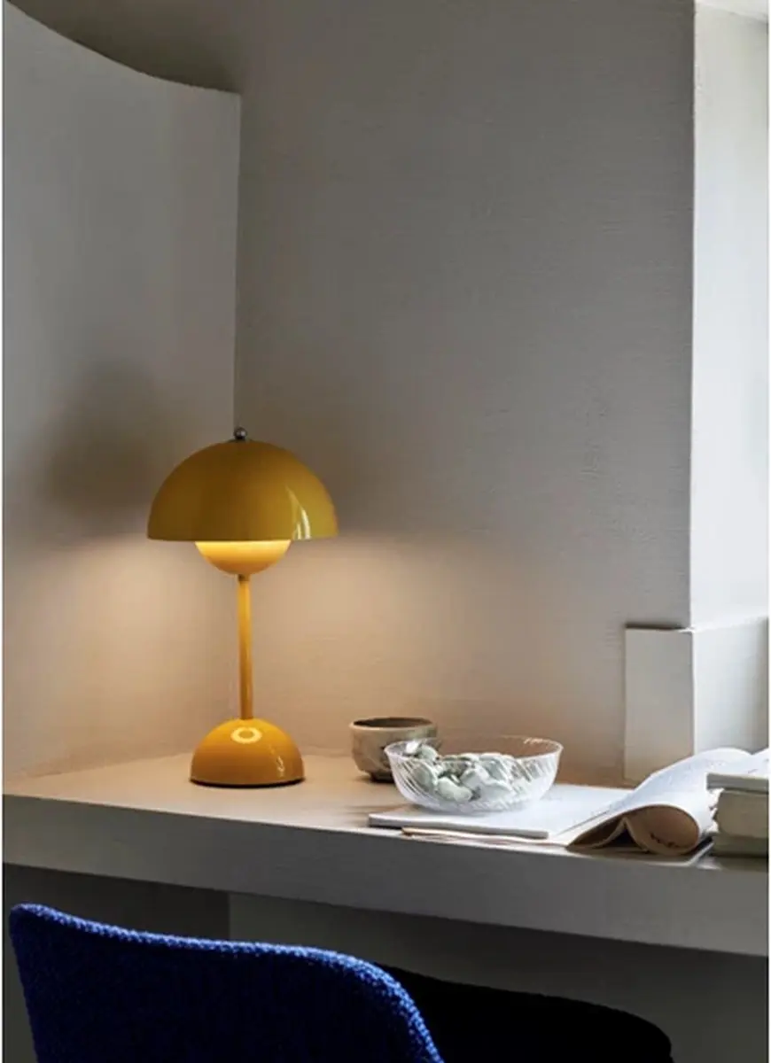 &Tradition Verner Panton Flowerpot VP9 Tafellamp - Geel - afbeelding 2 van 4