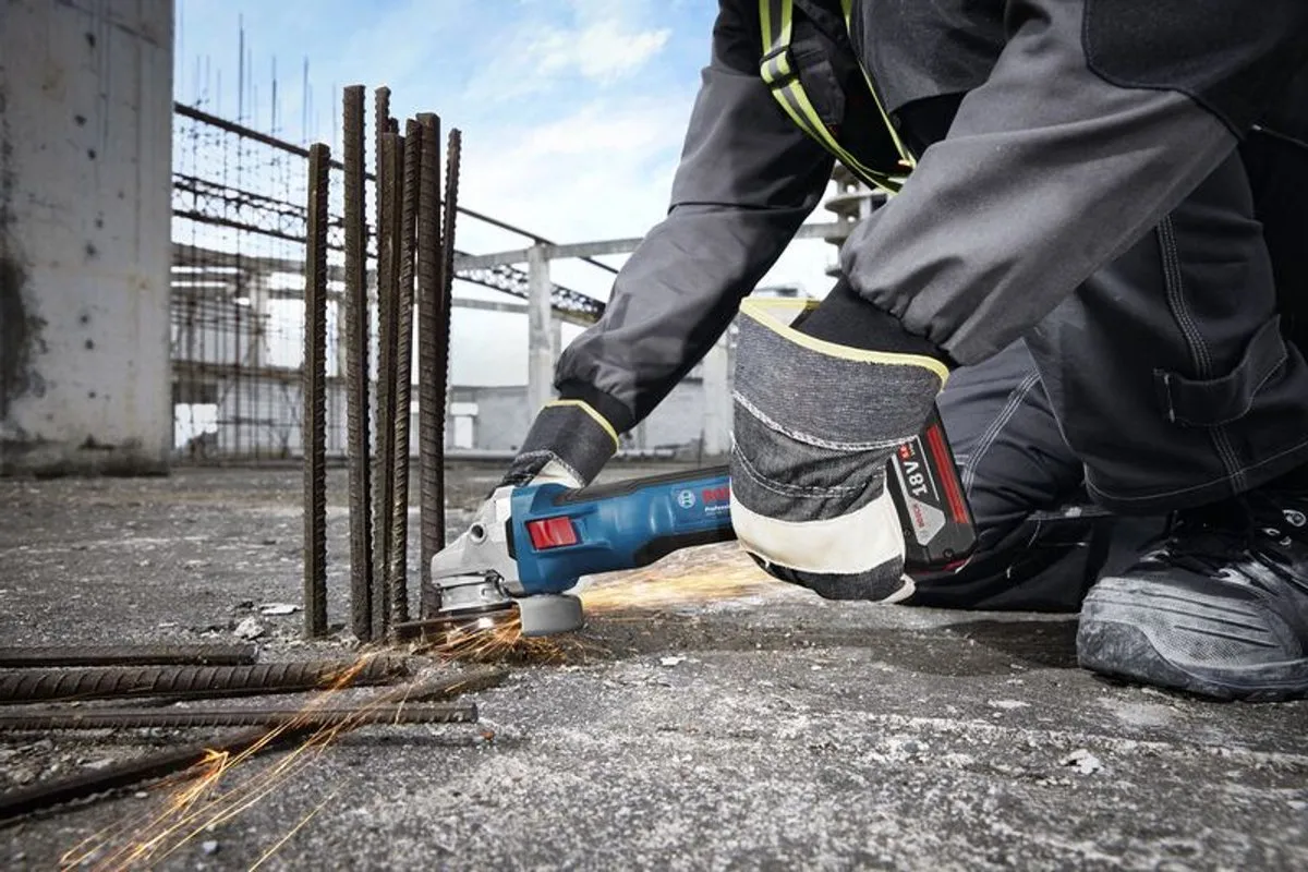 Bosch Professional GWS 18V-11 Accu Haakse Slijper 125mm - Metaal - afbeelding 6 van 6