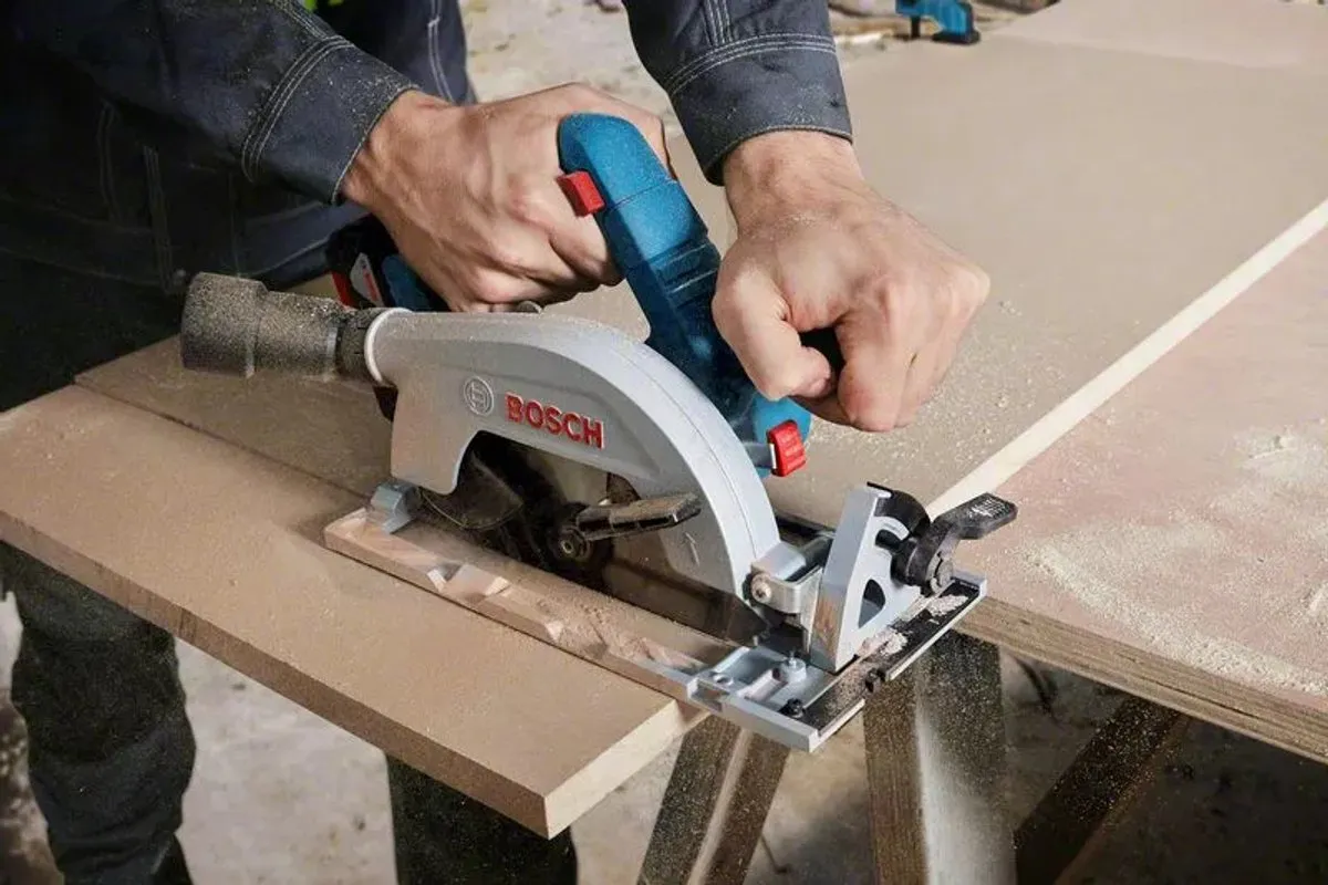Bosch Professional GKS 185-LI Accu-circulaire zaag 18V - 185mm - afbeelding 3 van 6