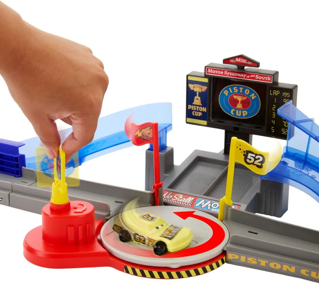 Mattel Disney Cars Piston Cup Stuntbaan Speelset JHL42 - Meerkleurig