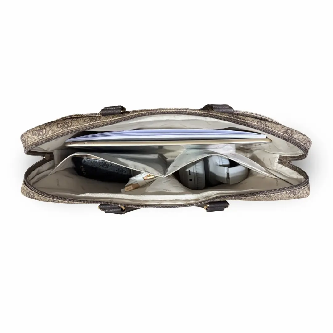 Guess Laptoptas 16 inch 15275 - 3 Vakken - Bruin
