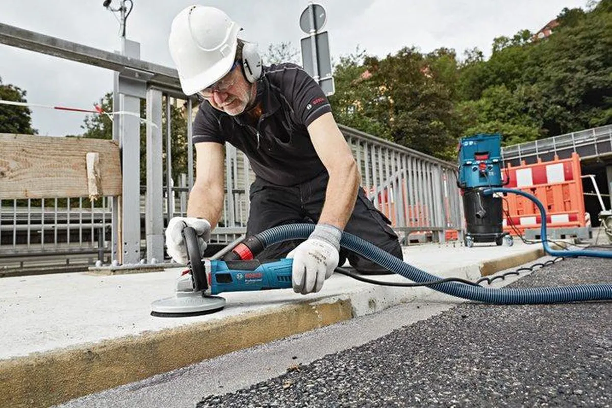 Bosch Professional GBR 15 CA Betonschuurmachine - 9300 r/min