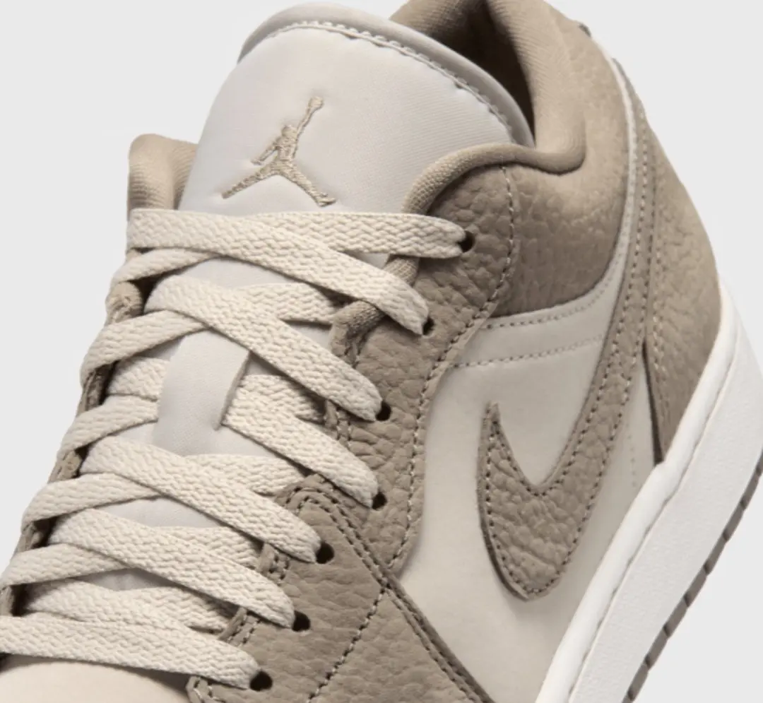Nike Air Jordan 1 Low IU7552-040 - Olijfgrijs - Maat 42.5