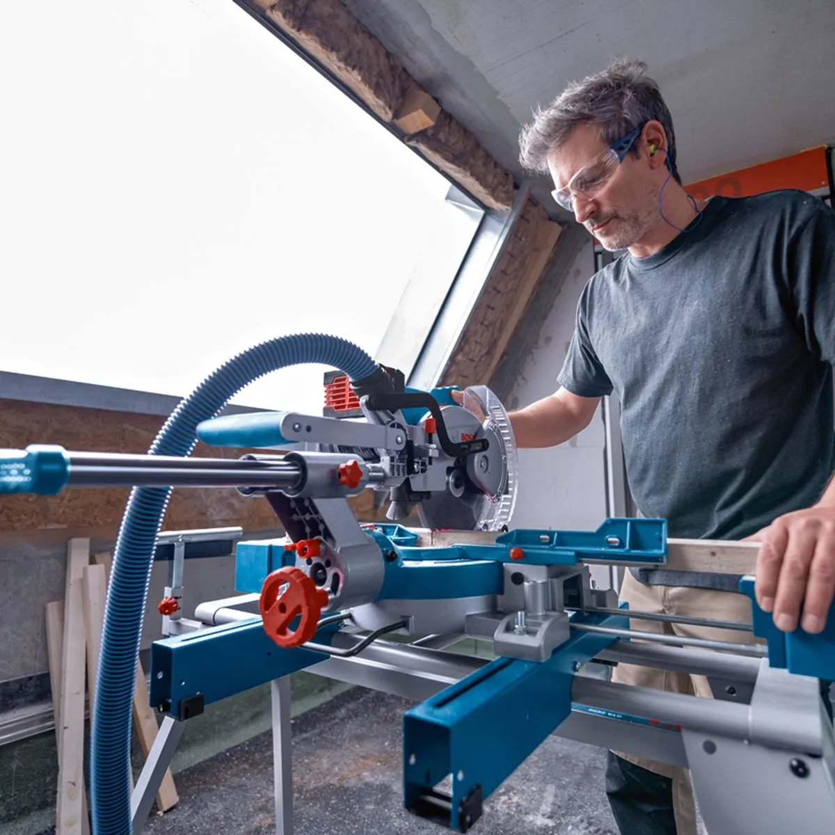 Bosch Professional GCM 18V-216 D Kap- en Verstekzaag 216mm - 18V