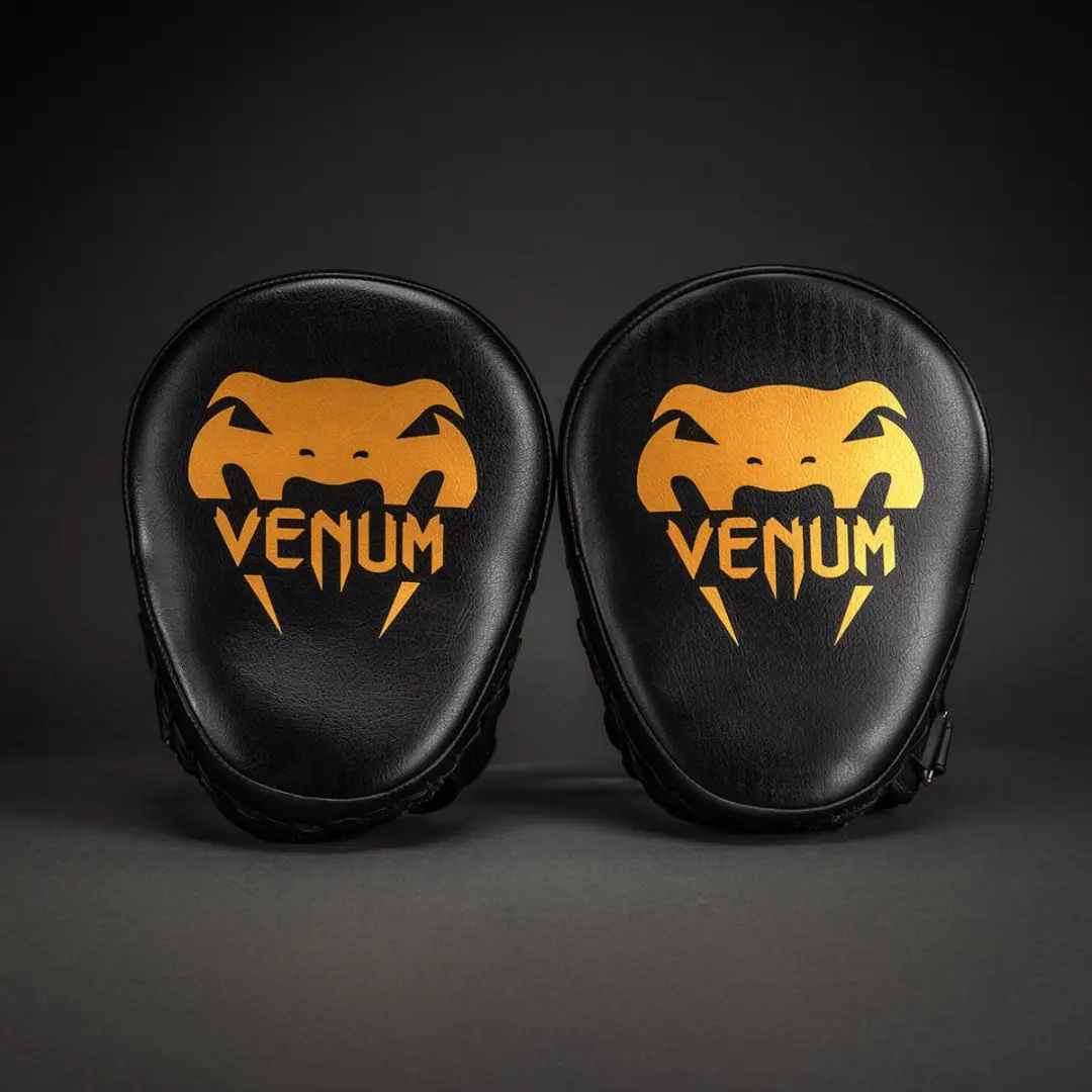 Venum Light Focus Mitts - Boksen/Kickboksen - One Size - Zwart/Goud - afbeelding 5 van 5