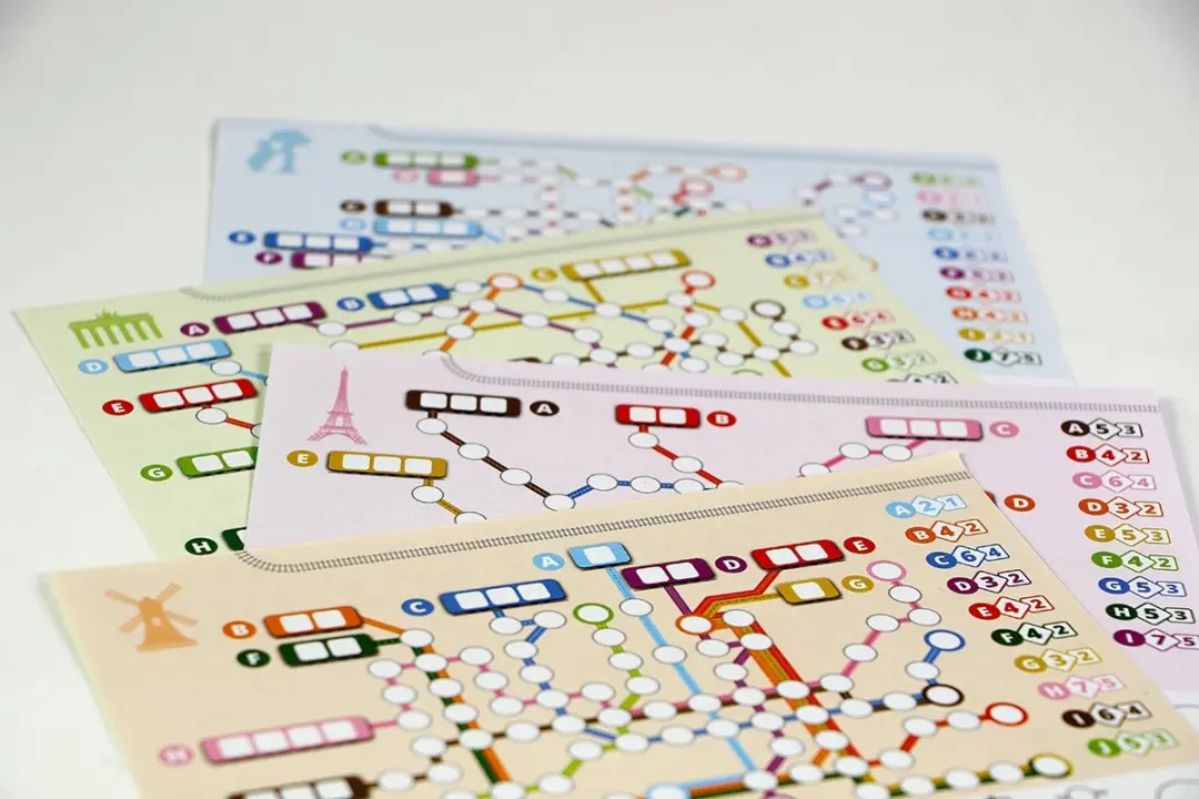 999 Games Metrolijn Flip & Write Kaartspel - 6 Spelers