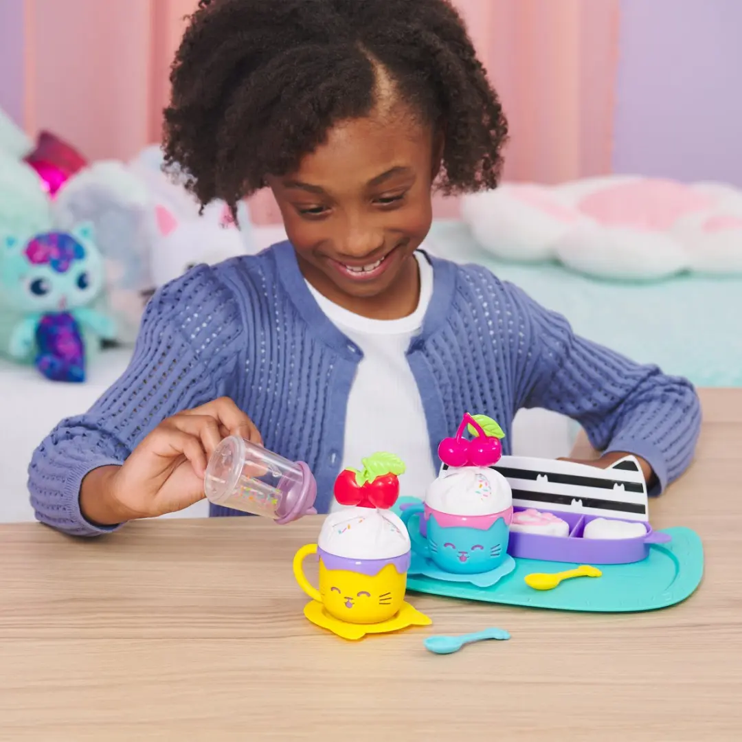Spin Master Gabby’s Poppenhuis Spikkelfeest Serviceset - afbeelding 2 van 6