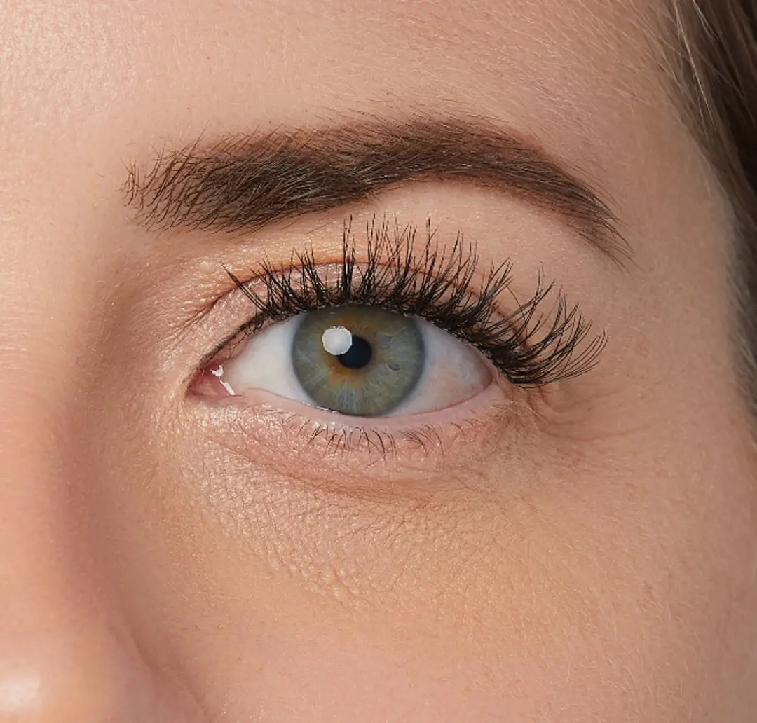 Kiss Press On Falsies ILS01C Zelfklevende Wimpers - 12 Stuks - afbeelding 4 van 5