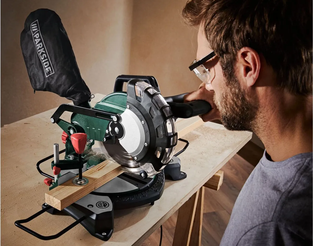 Parkside Afkortzaag 1500W 210mm - afbeelding 3 van 6