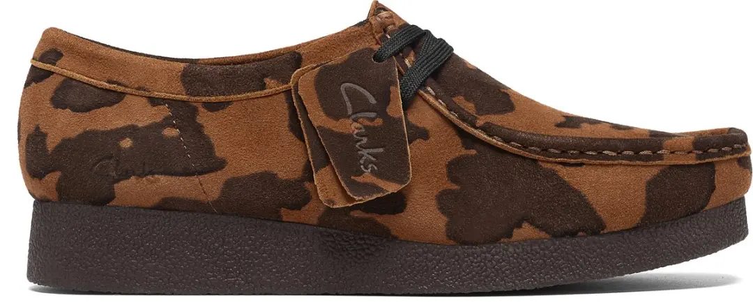 CLARKS O WallabeeEVOSh koeienprint Dames Veterschoenen
