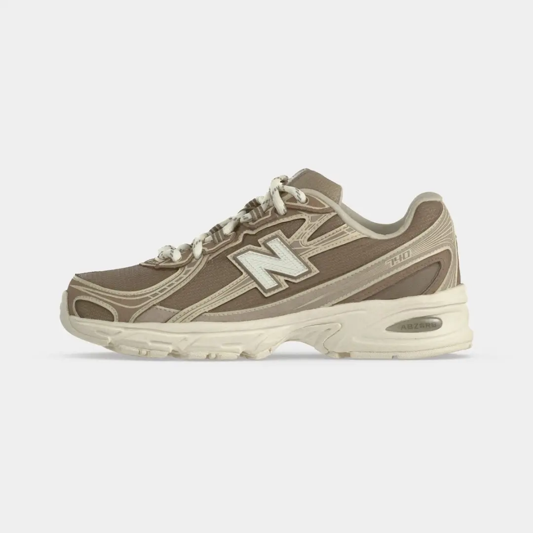 New Balance 740