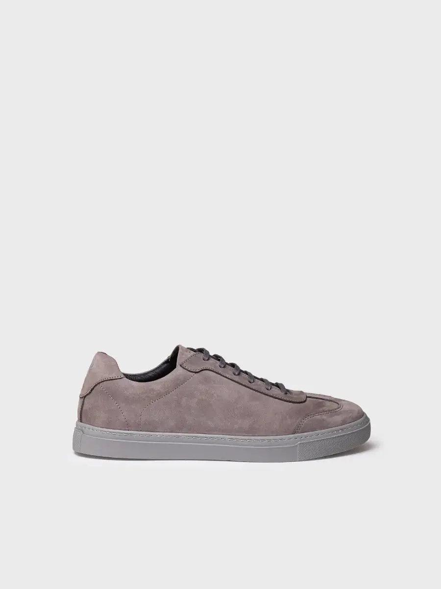 Herensneakers met vetersluiting van nubuckleer