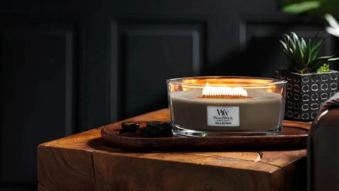 Woodwick Heartwick Flame Ellipse Geurkaars - Sand & Driftwood 50 uur