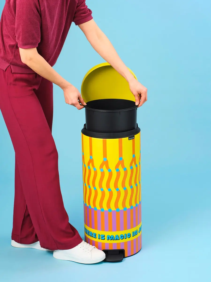 Brabantia NewIcon Prullenbak - 30 liter - Yinka Ilori - afbeelding 4 van 6