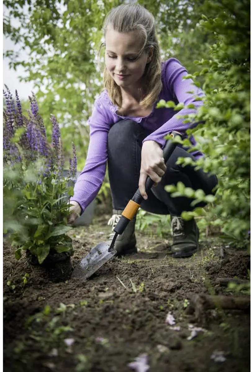 Fiskars Quikfit Tuinschepje - Gehard staal - afbeelding 6 van 6
