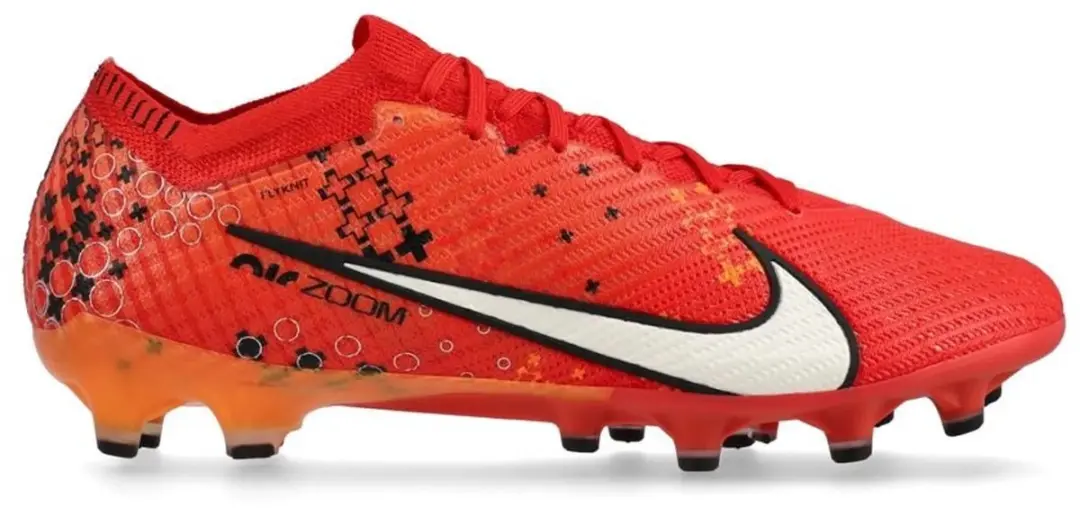 VOETBALSCHOENEN 38.5