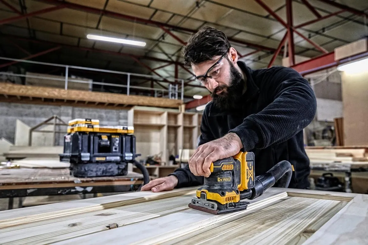 DeWalt DCW200N Vlakschuurmachine 18V