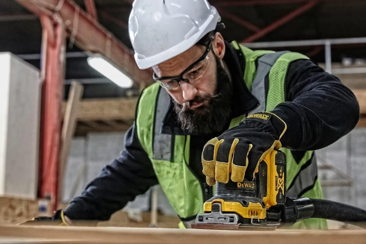 DeWalt DCW200N Vlakschuurmachine 18V