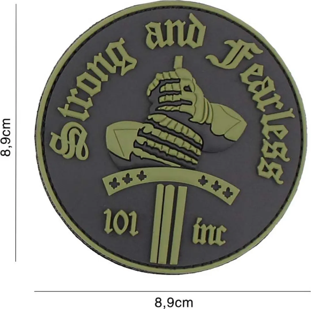 Embleem 3D PVC Strong and fearless groen