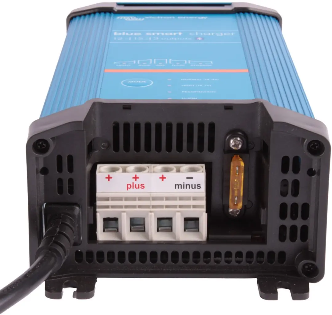 Victron Blue Smart IP22 Lader 12/15(3) 230V - Zwart/Blauw