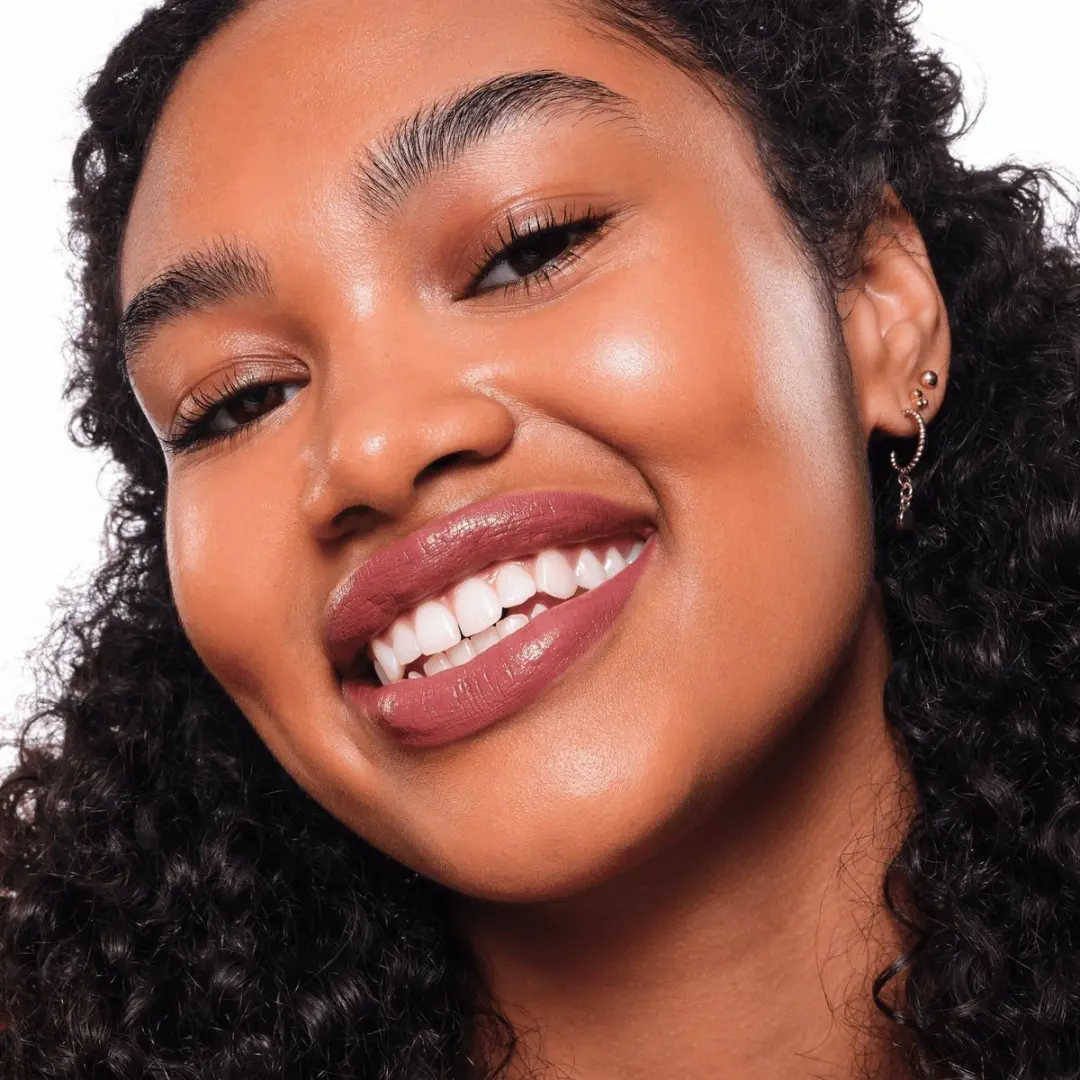 Essence Satin Glow Lippenstift 05 Chai There! - 3.5 g - afbeelding 5 van 6