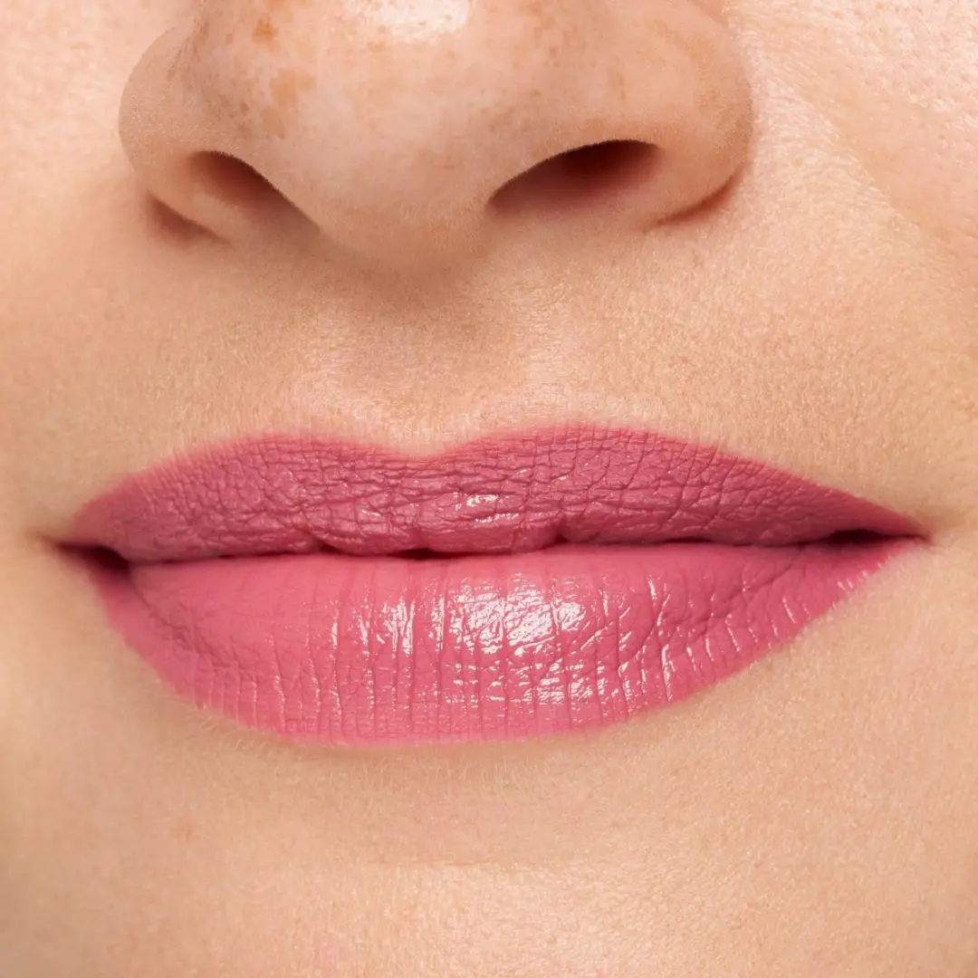 Essence Satin Glow Lippenstift 04 Let's Get Mauvin - 3.5 g - afbeelding 4 van 6