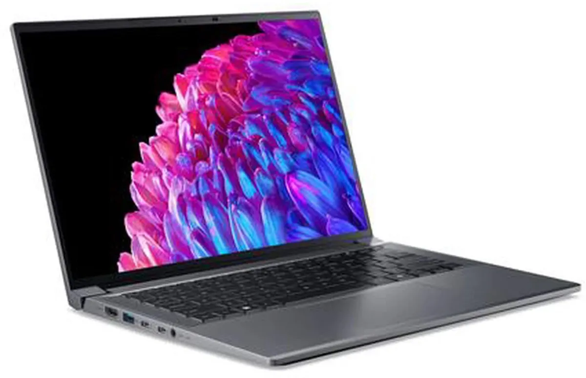 Acer Swift Go 14 AI SFG14-64-R6MM Laptop - 32GB RAM 1TB SSD - Zilver