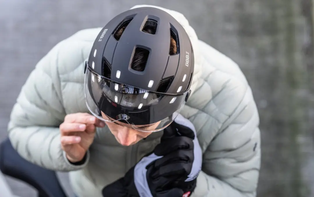 BBB Cycling BHE-163 Fietshelm met Vizier - 14 Ventilatieopeningen - Mat Zwart