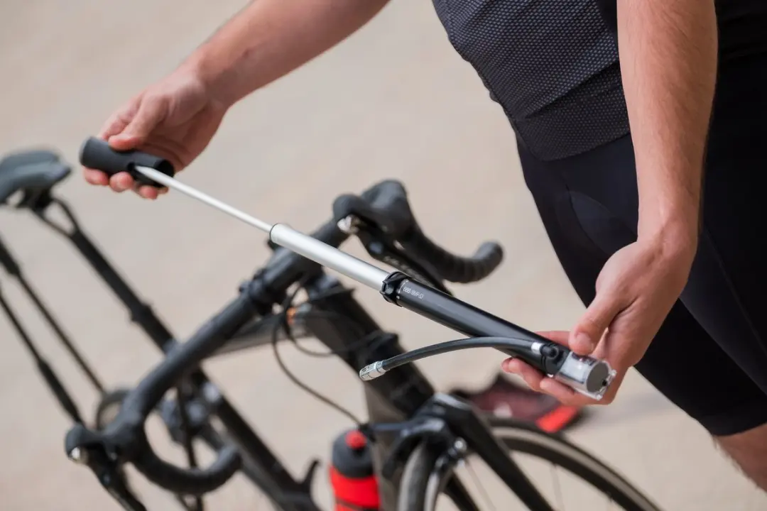 BBB Cycling Traveller BMP-53 Mini Fietspomp - Zwart - afbeelding 6 van 6
