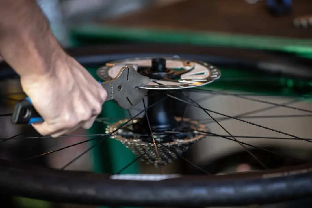 BBB Cycling DiscStraight BTL-74 Remschijfuitlijner - Zwart