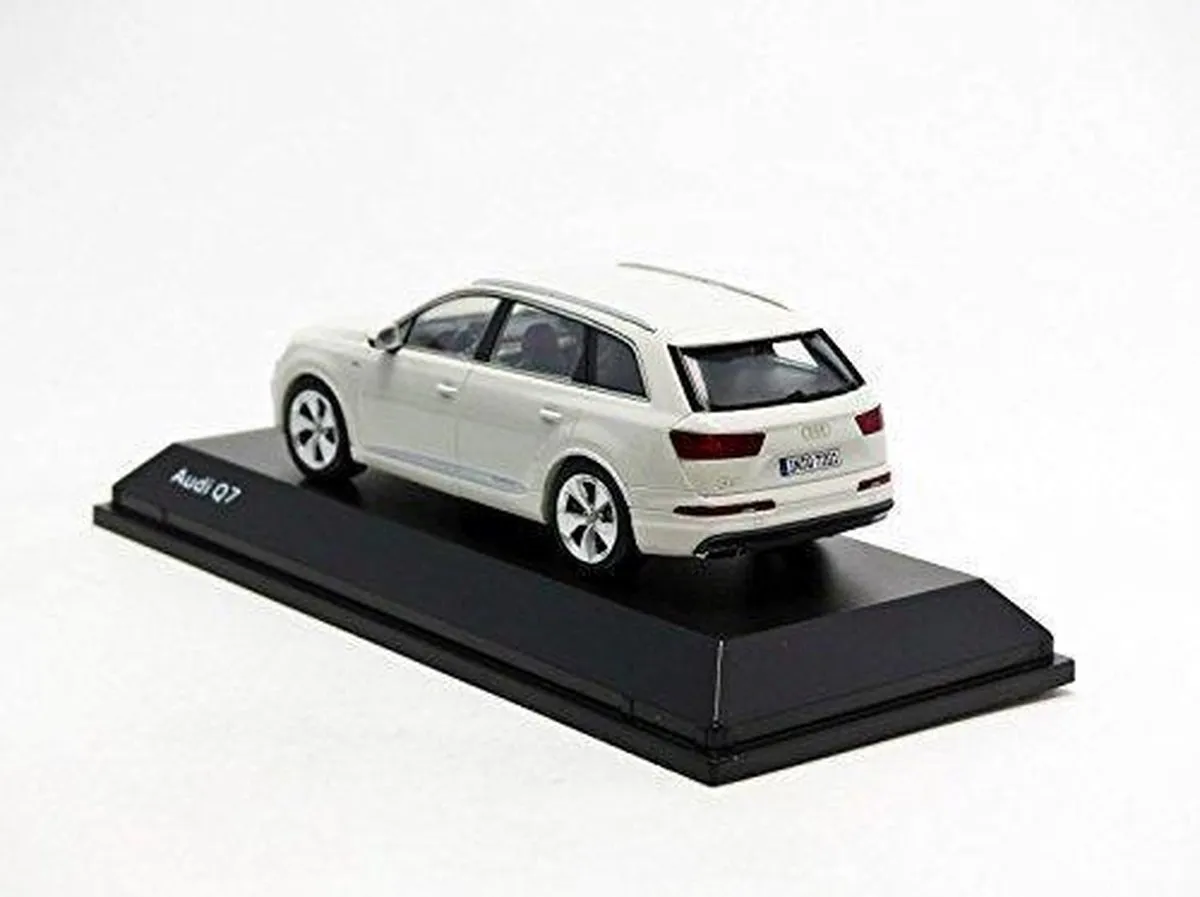 Audi Q7 1:43 Spark - Glacier White