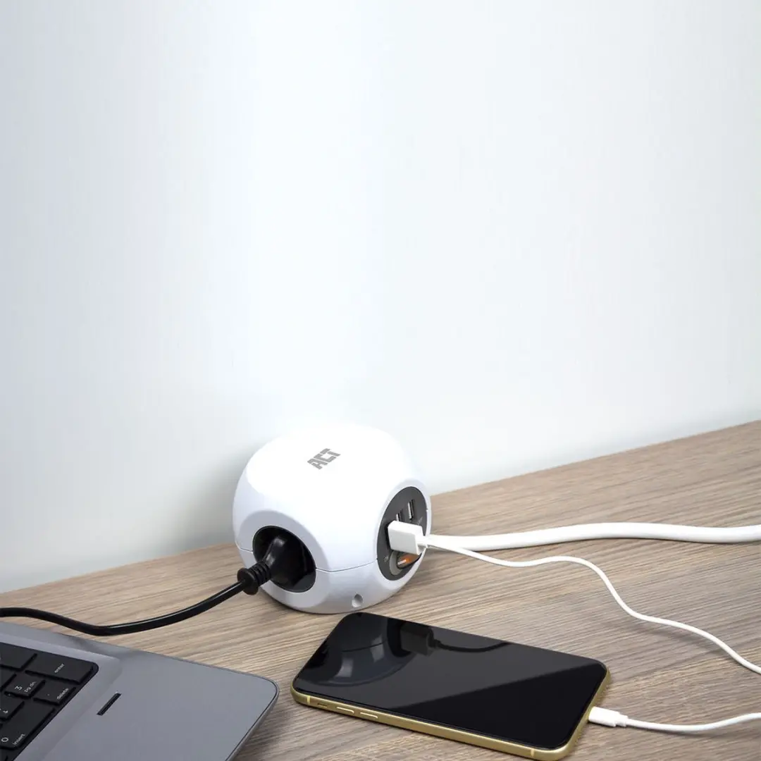 ACT Vierkante stekkerdoos AC2405 - 3x F-stopcontacten 3x USB-A - 3680W - Wit - afbeelding 4 van 6