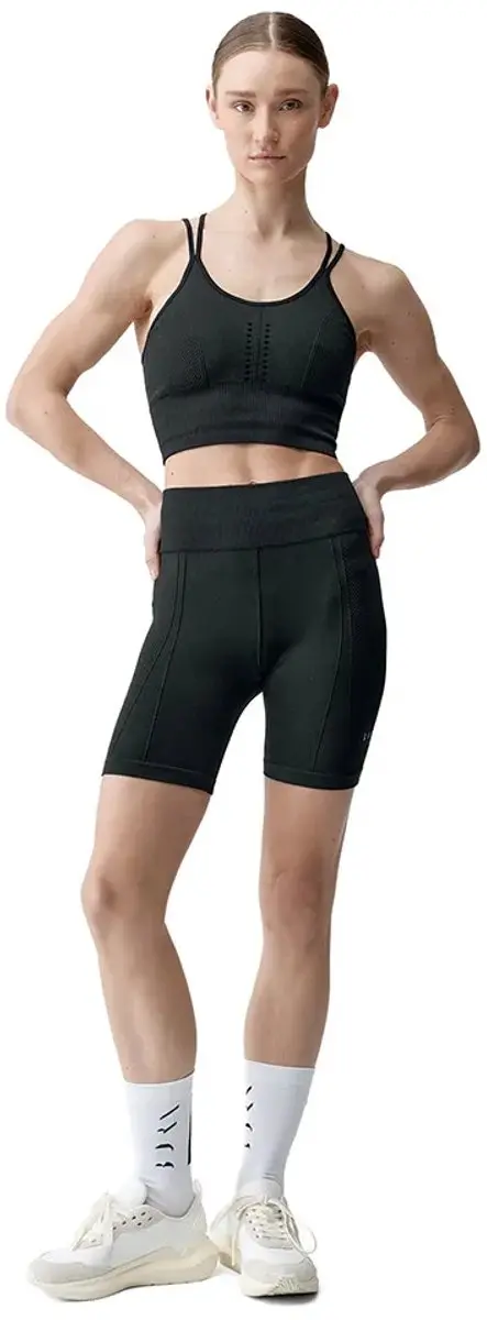 Born Living Yoga India Korte Broek - L - Zwart