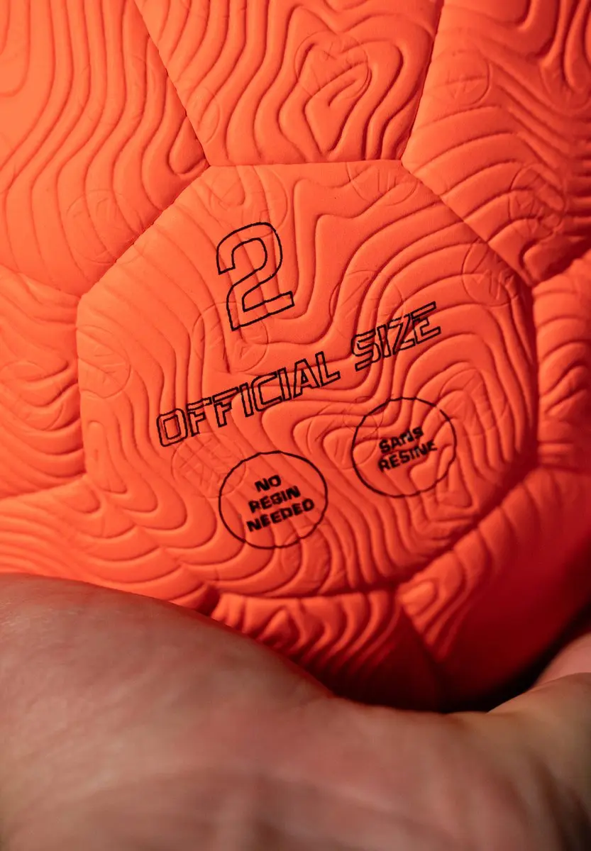 Kempa Handbal Spectrum Synergy Spin Maat 2 - Fluoro Rood/Zwart