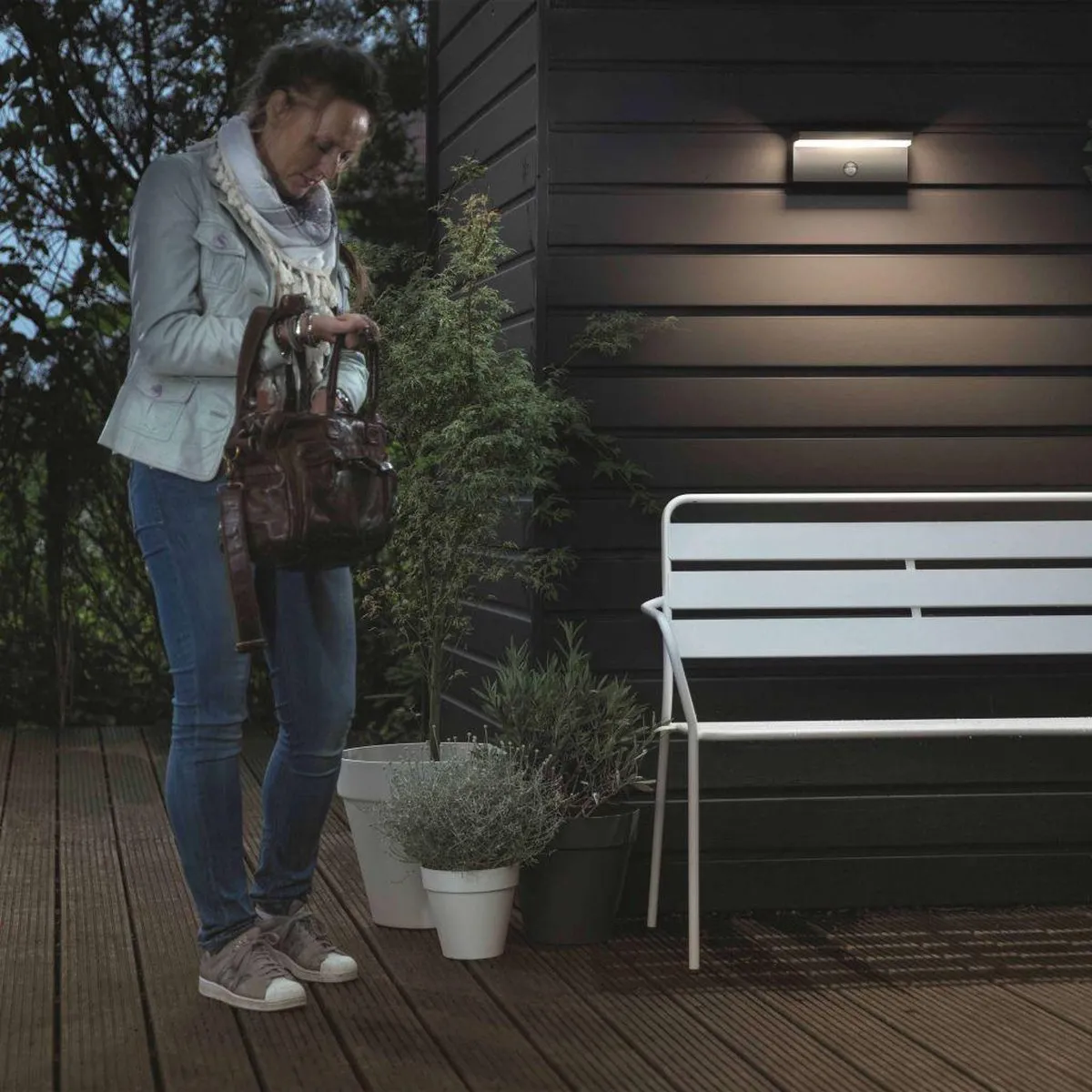 Philips Bustan Buitenwandlamp Antraciet - Sensor 2700K - afbeelding 6 van 6