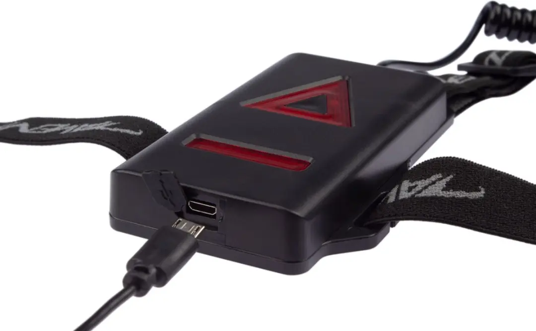Avento Veiligheidsvest 44RI-UNI - Borstlicht USB Oplaadbaar - Rood & Wit